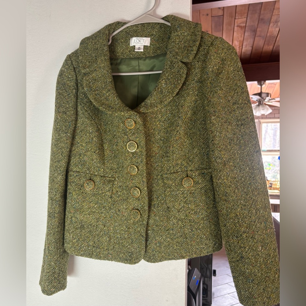 Women’s size 6 petite green wool loft blazer